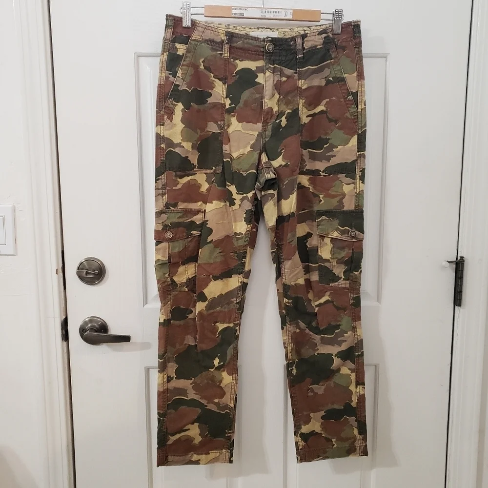 Anthropolgie Size 28 Camouflage Cargo Pants